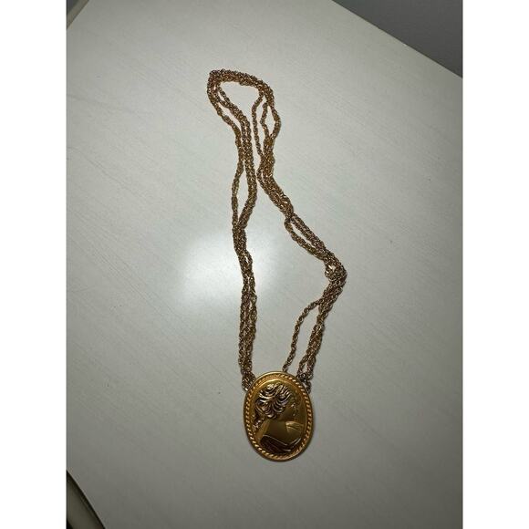 Gold Cameo Girl Woman Style Necklace Goldtone Vintage Exquisite 11 Inch Long - Picture 3 of 5